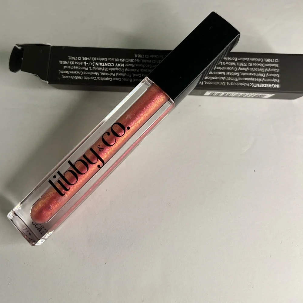 libby & co. Plumping Lip Gloss Berry Pout‎ 0.128 oz New